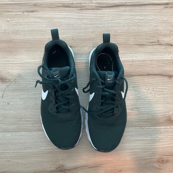 Nike running shoes - Picture 2 of 4